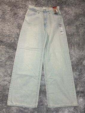 Levi’s Women’s High Rise Cinch Baggy Jeans - Light Wash Size 27x31 NWT